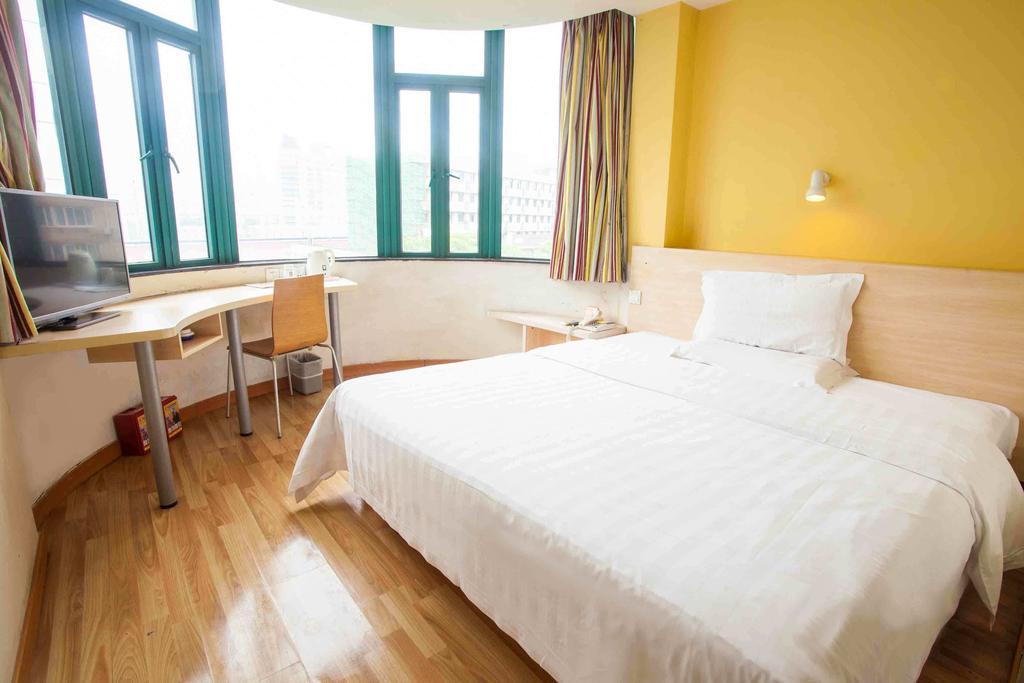 7 Days Inn Meizhou Jiangnan Kedu Commercial Plaza Zimmer foto